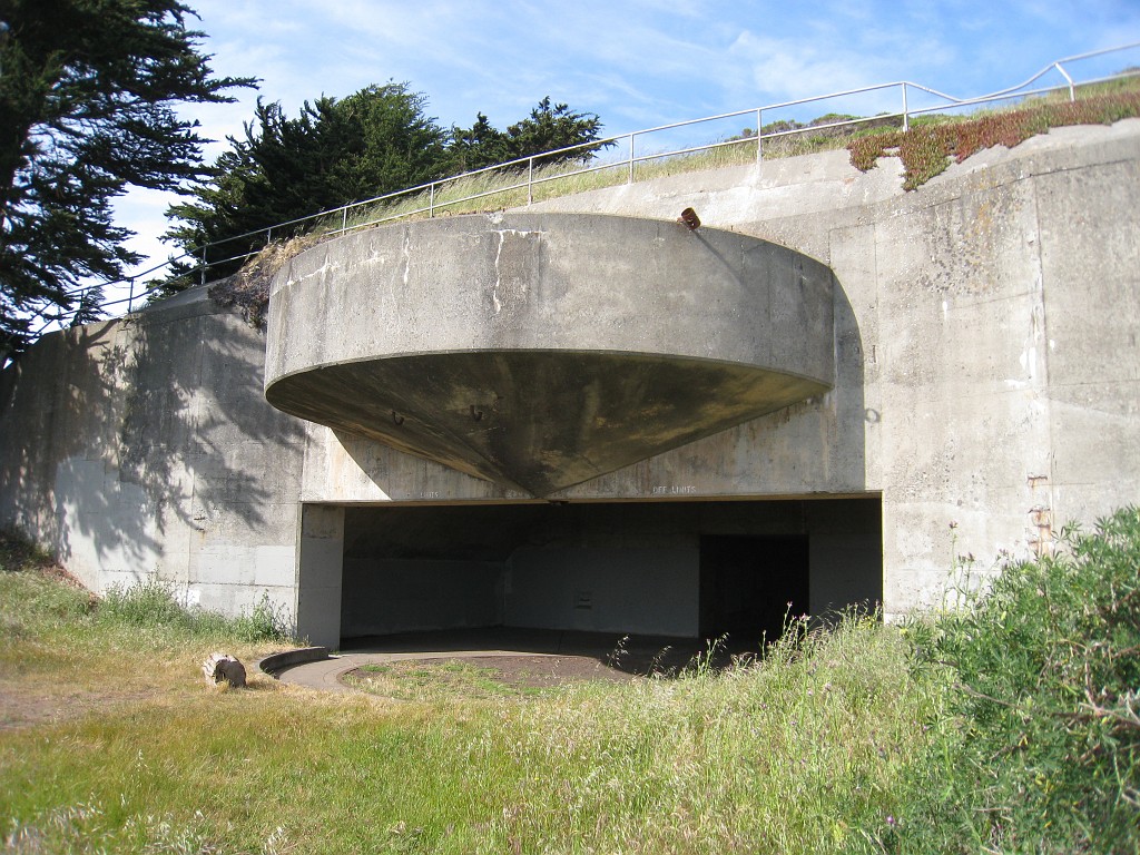 2011 Bay 2 Breakers Friday 0875.JPG - I was able to participate in the 100th annual running of the Bay to Breakers 12K race in San Francisco California. A weekend for sightseeing and racing.